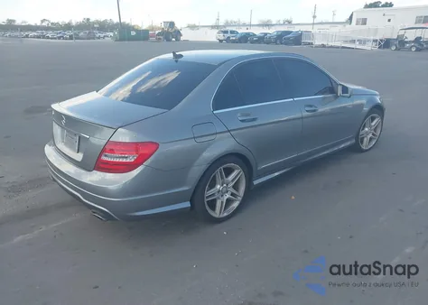 2013 Mercedes-Benz C 350 Sport из США, поврежденный, VIN WDDGF5HB3DR291164